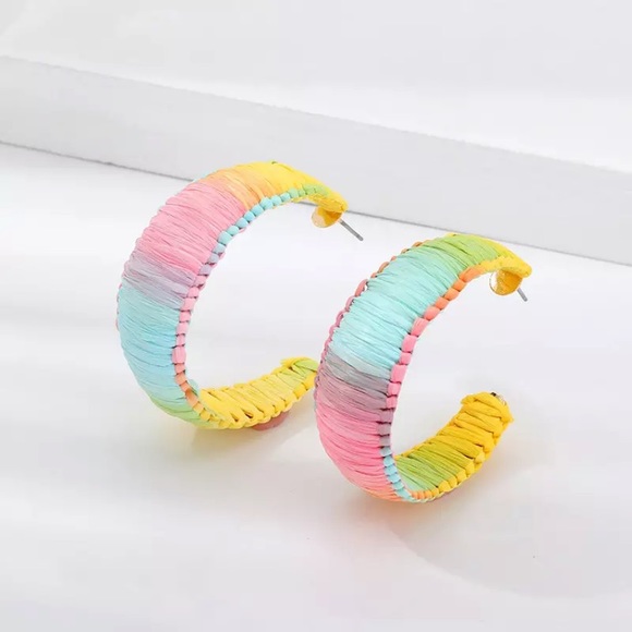 Colorful round earring - Picture 1 of 7